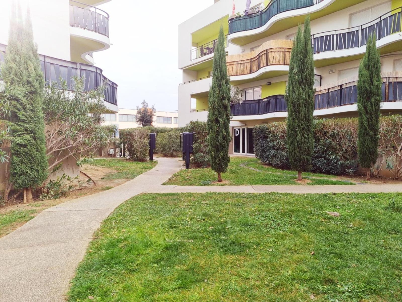 Grand Appartement Avec Garage Et Terrasse 卡斯泰尔诺勒莱 外观 照片