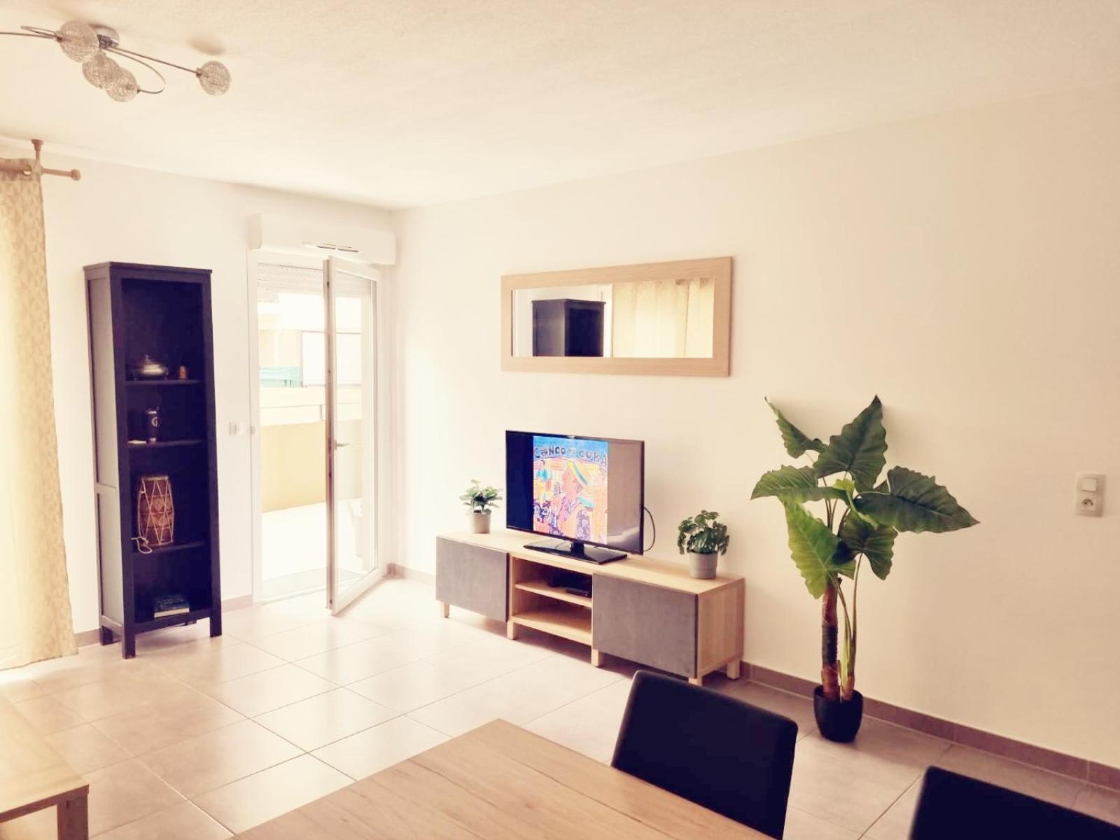 Grand Appartement Avec Garage Et Terrasse 卡斯泰尔诺勒莱 外观 照片
